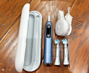 Oral-B iO Series 7 Electric Toothbrush with 2 Brush Heads Aquamarine