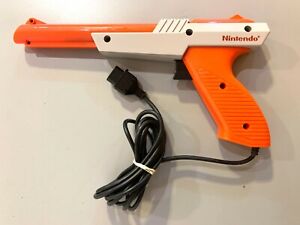 Official Orange Nintendo NES-005 Zapper Light Gun Controller Tested WORKING!