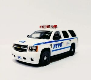1:64 596Model White Tahoe NYPD Police SUV Sports Model Diecast Metal Car
