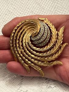 Vintage Jomaz Gold Tone Crystal Swirl Leaf Large Brooch Unsigned Read