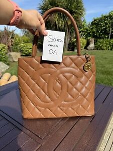 🌻Chanel Medallion Quilted Tote Bag Caviar Leather GHW