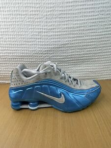 Nike Shox R4 Gray Metallic Blue Mens Size 7 Running Shoes/Sneakers Rare 2010