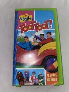 The Wiggles Toot Toot VHS Video Tape 18 Kids Children Songs VTG RARE Hard Case