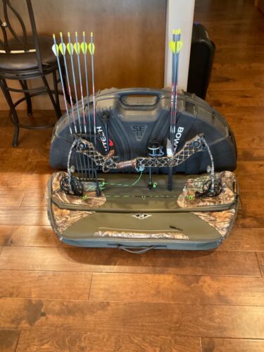 Used Mathews Heli-M Compound Bow, Right Hand, 70lbs, 29”draw