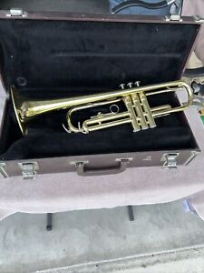 New Listingyamaha ytr 2320 trumpet With Hard Case