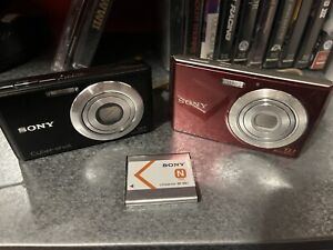 New ListingSony Cyber-shot DSC-W530 14.1MP Digital Camera - Black & Red Regular Sony Lense