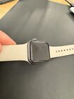 Apple Watch Series 4 40 mm Space Gray Aluminum Case with rubber Loop (GPS)