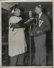 1949 Press Photo Norm Schultz. ex pro hockey player at Kay Kyser College of Fun