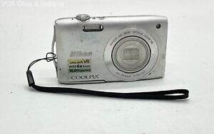 Nikon CoolPix S3300 Silver 16 MP Digital Camera With Wrist Strap - Works!