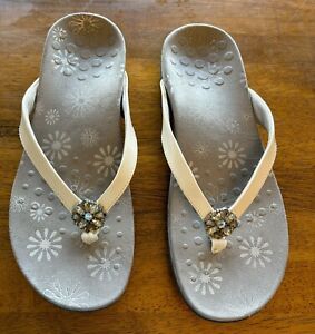 Vionic Sandals Thong Jeweled White Sharon Flip Flops  Size 9 Shoes Comfortable!