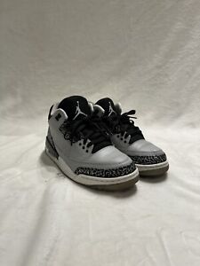 Size 9.5 - Air Jordan 3 Retro Wolf Grey