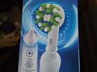 Oral B Pro 1000 Rechargeable Toothbrush Blue New
