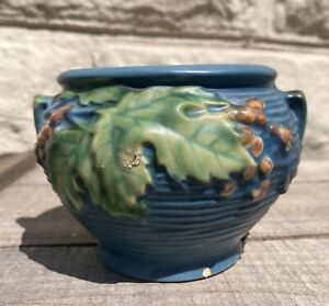 New ListingROSEVILLE POTTERY BUSHBERRY Blue Handled  3” JARDINIERE 657-3 As Is Small