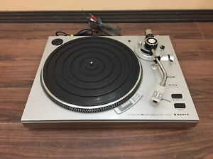 Sanyo TP 1010 Turntable Belt Driven *Missing the Dust Cover* Vintage Auto Return