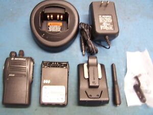 Motorola EX500 UHF AAH38SDC9AA3AN 450-512MHz 16 Channel  Mint Tested