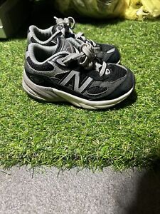 New Balance 990 V6 Hook and Loop Toddler Size 9 XW Black Suede Comfort Shoes