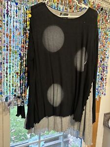 Fenini  LONG SLEEVED, Black And Grey Tunic TOP Size XL
