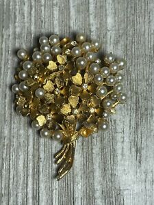 Vintage BSK Gold Tone Flower Faux Pearl & Rhinestone Bouquet Brooch Estate Read