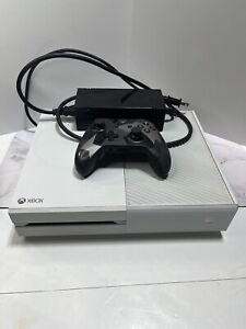 New ListingMicrosoft Xbox One 1540 500GB Console Power Cord Controller Bundle White
