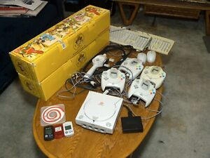 WORKING US/Can SEGA DREAMCAST with LOTS of Extras