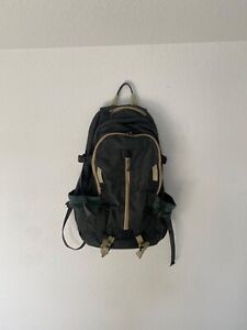 Patagonia Men's Refugio Daypack 28L Green Laptop Backpack Zipper Pockets