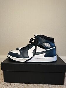 Jordan 1 Mid Armory Navy and white mens size 11