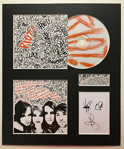 PARAMORE - Signed Autographed - RIOT - Album Display