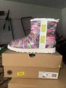 UGG Women's Classic Clear Mini Pixelate Ankle Boot, Pixelate White Size 10