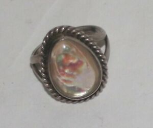 OLD PAWN STERLING SILVER opalescent IRIDESCENT MOTHER OF PEARL RING SIZE 8 1/2