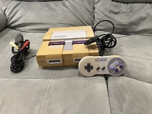 Nintendo Super Nintendo SNES Console (clean And Tested- Gray-yellowed. OEM