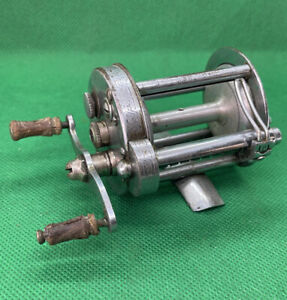 Pflueger Akron Model #1893L Baitcasting Reel - Vintage
