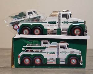 Hess 2019 White Toy Tow Truck New in Box, Slight Box Wear