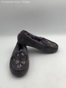 Women's Gray Ugg Slippers - Size 7