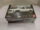 AMT GMC Sonoma High Rider 4X4 Truck SLE 1/20 Scale Model Kit New In Box Sealed