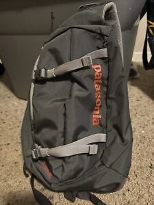 Patagonia Atom 8L Sling Snap Cross Body Bag Grey Accent Straps w/ Orange Accents