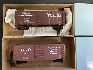 2 Front Range HO Scale Box Car Built Kits in Boxes - CNW and B&O