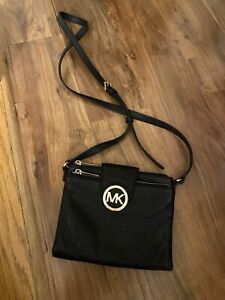 Michael Kors Fulton Black Pebbled Leather Crossbody Bag Built-in Wallet