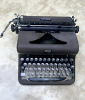 1941 Royal Quiet De Luxe Portable Typewriter With Case Works Very Good A1097110