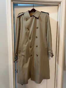 Burberry Khaki Trench coat Men's size 56R