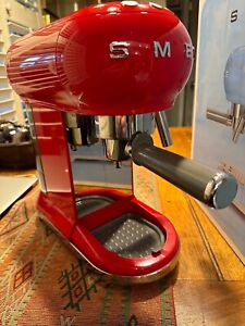 SMEG ECF01 Retro Espresso Machine - Red - Excellent condition,  120V