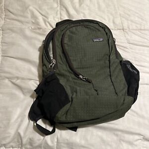 Patagonia Vintage Daypack Backpack 30L Laptop Pocket Coriander Green School Pack