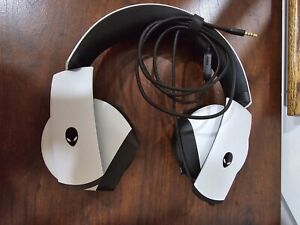 Alienware 7.1 PC Gaming Headset AW510H-Light: 50mm Hi-Res Drivers Missing cable
