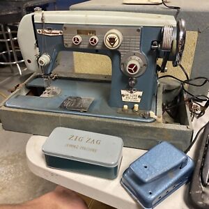 stradivaro sewing machine Zig Zag 140 Untested From Estate Sale
