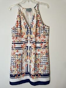 Skies Are Blue Size Medium Woman's White Floral Sleeveless Casual Shift Dress