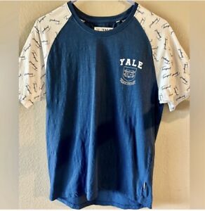 Vintage Y2K Yale University Men’s Large Team Spirit Shirt