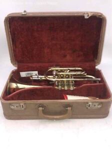 Holton Gold Brass Key Bb Adjustable Thumb Lever Standard Trumpet With Hard Case