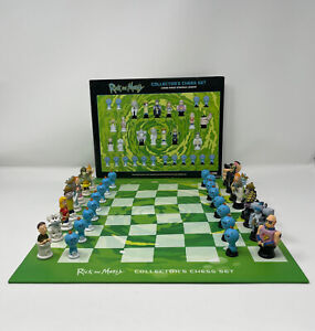 Rick and Morty Collector's Chess Set 32 Custom Sculpted Pieces - Complete NO BOX