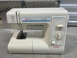 Janome Schoolmate S-3015 Sewing Machine w/ Cover the machine runs